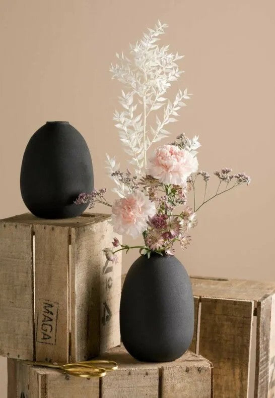 Leonardo Vas 19 cm metall svart