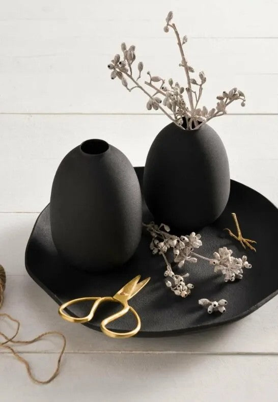 Leonardo Vas 19 cm metall svart