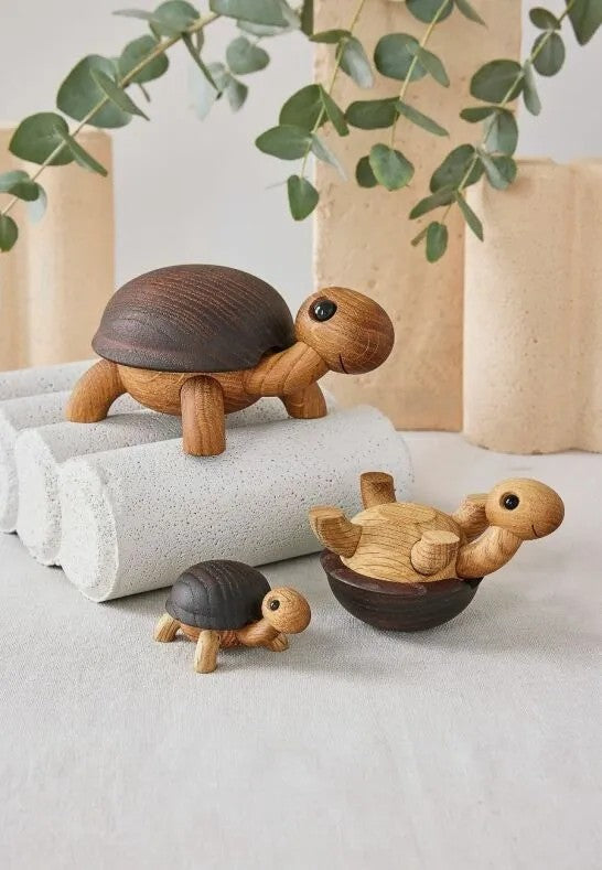 Spring Copenhagen Sporty Sköldpaddeunge Trädekoration 3,5 cm Ek
