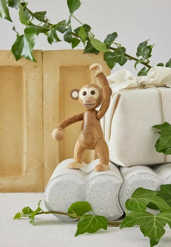 Spring Copenhagen Jolly Apa Trädekoration 11 cm Ek