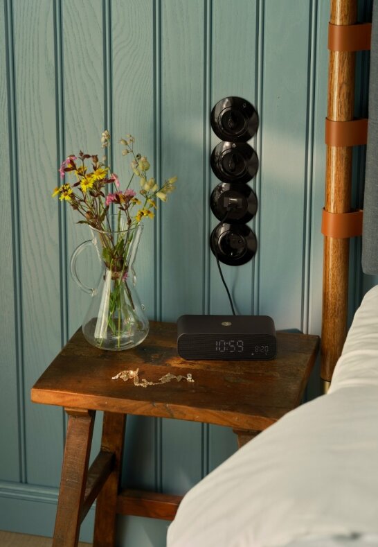 KREAFUNK Wakie Väckarklocka Wake-Up light & Qi Svart