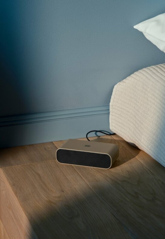 KREAFUNK Wakie Väckarklocka Wake-Up light & Qi Ivory Sand
