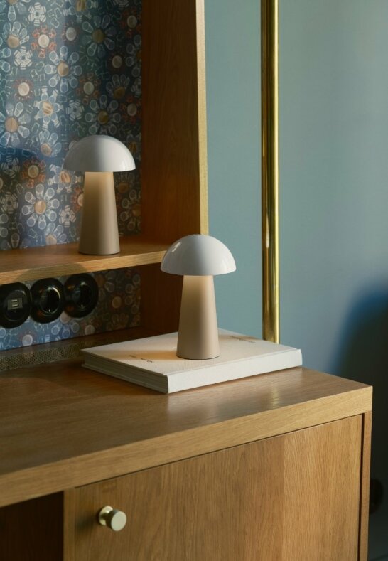 KREAFUNK Bello Portabel LED-lampa Ivory Sand