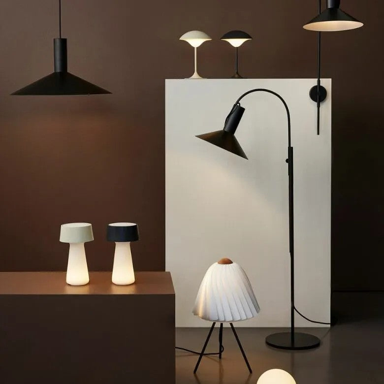 Spring Copenhagen Formel Golvlampa Ø26 cm H151 cm Vit