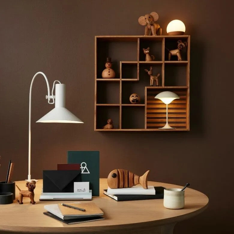 Spring Copenhagen Formel Bordslampa Ø26 cm H74 cm Vit