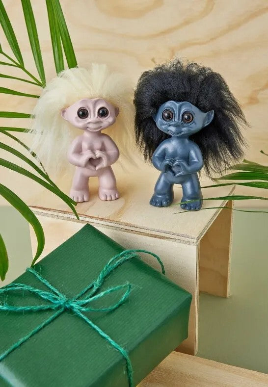 Spring Copenhagen Lyckotroll Rosa med Hjärta 9 cm