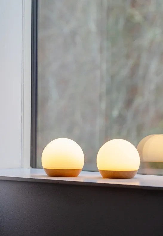 Spring Copenhagen Spring Snowball Ø11 cm, Uppladdningsbar Bordslampa