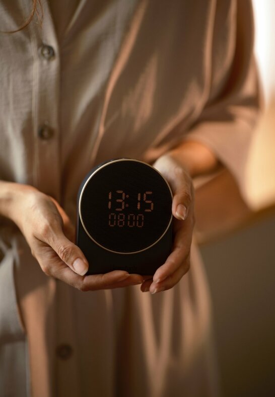 KREAFUNK Ivy Väckarklocka Wake-up light Sömnljud Bluetooth Svart