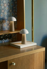 KREAFUNK Bello Portabel LED-lampa Ivory Sand