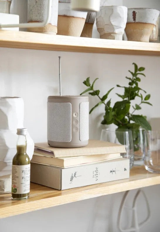 Kreafunk Dabbie Högtalare/Radio DAB+ Bluetooth 5.3 Ivory Sand